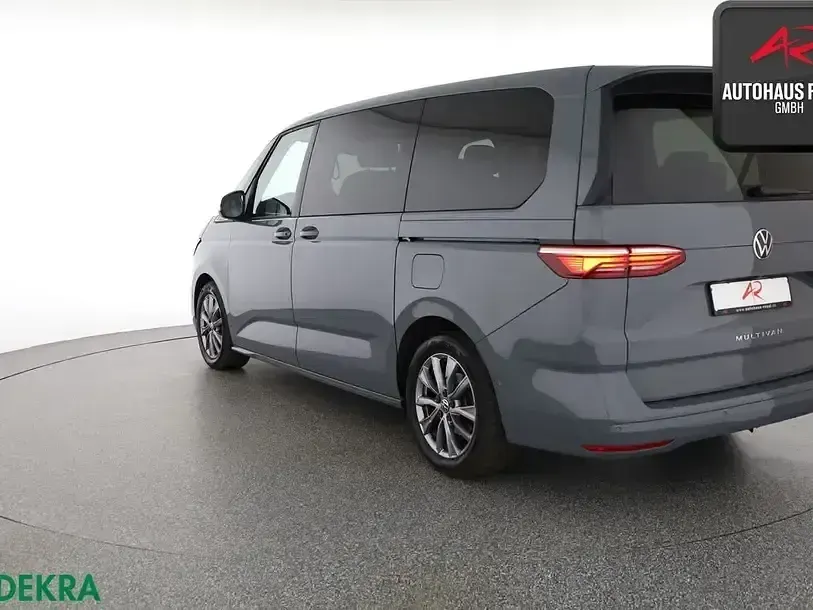 Używany VW Multivan 218 KM (160 kW) 2023 Szary Minivan