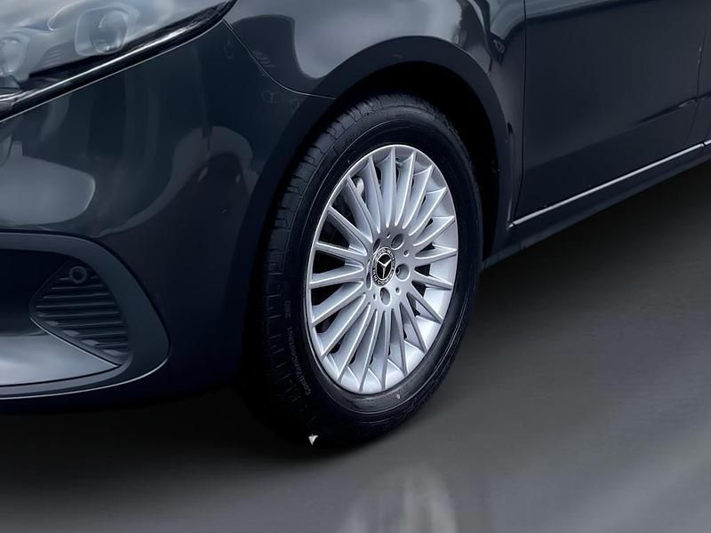 Gebraucht Mercedes V250 Style 190 PS (139 kW) 2024 Grau Van / Kleinbus