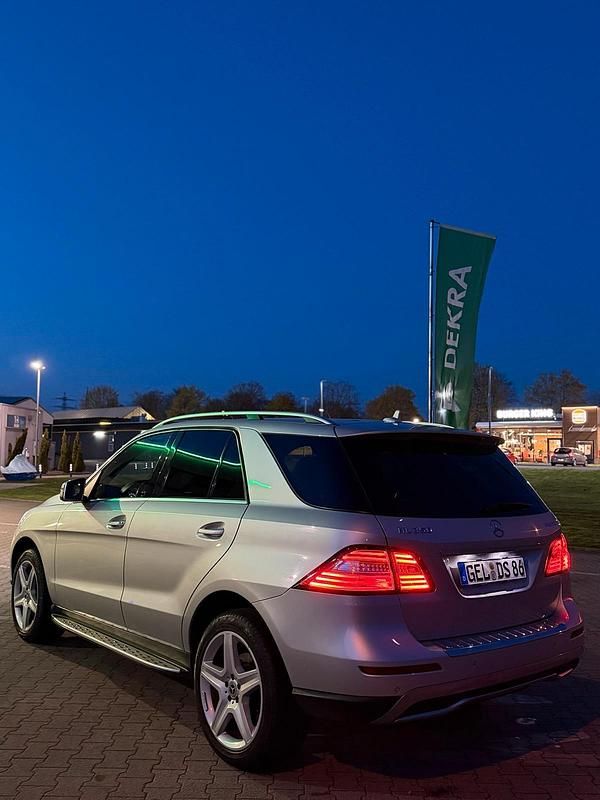 Second-hand Mercedes ML350 258 CP (189 kW) 2012 Argintiu SUV