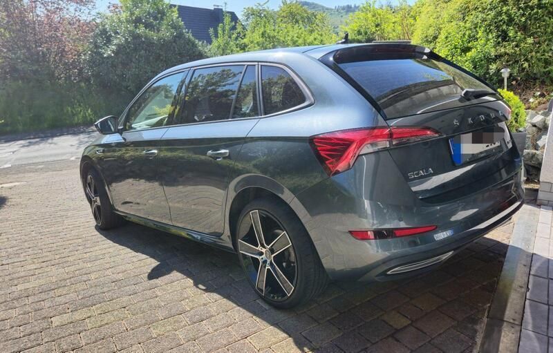Grau Gebraucht 2019 Skoda Scala Kleinwagen | 14.499 € (Guter Preis) - Bild 1/4