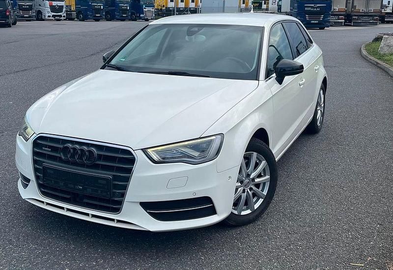 Gebraucht Audi A3 Sport 179 PS (131 kW) 2014 Weiß Limousine