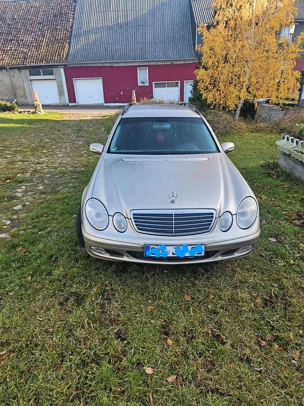 Gebraucht 2003 Mercedes E200 Kombi | 5.200 € - Bild 1/4