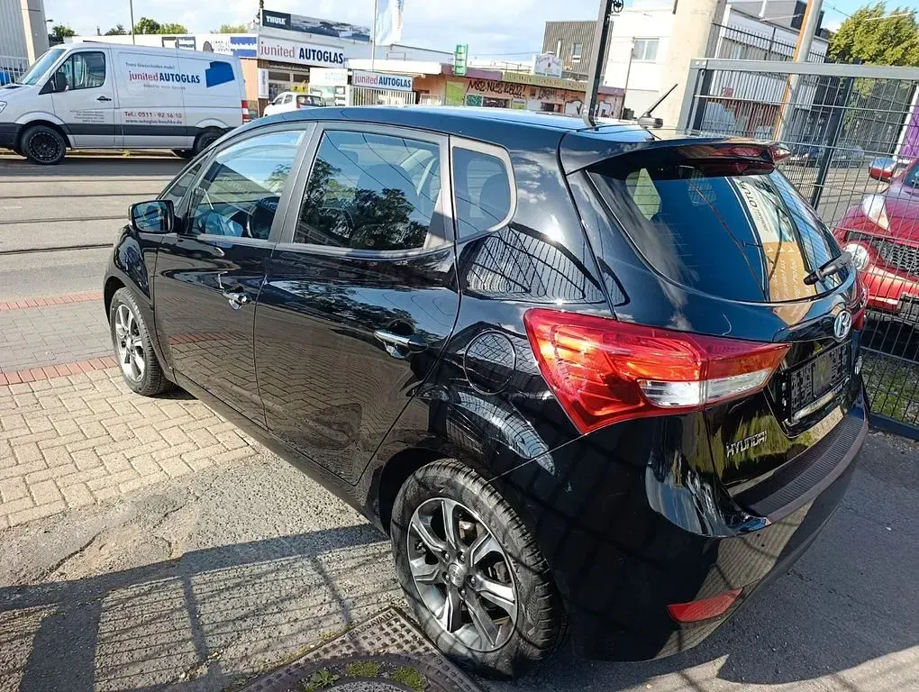 Gebraucht Hyundai ix20 YES! 125 PS (91 kW) 2017 Schwarz Kleinwagen