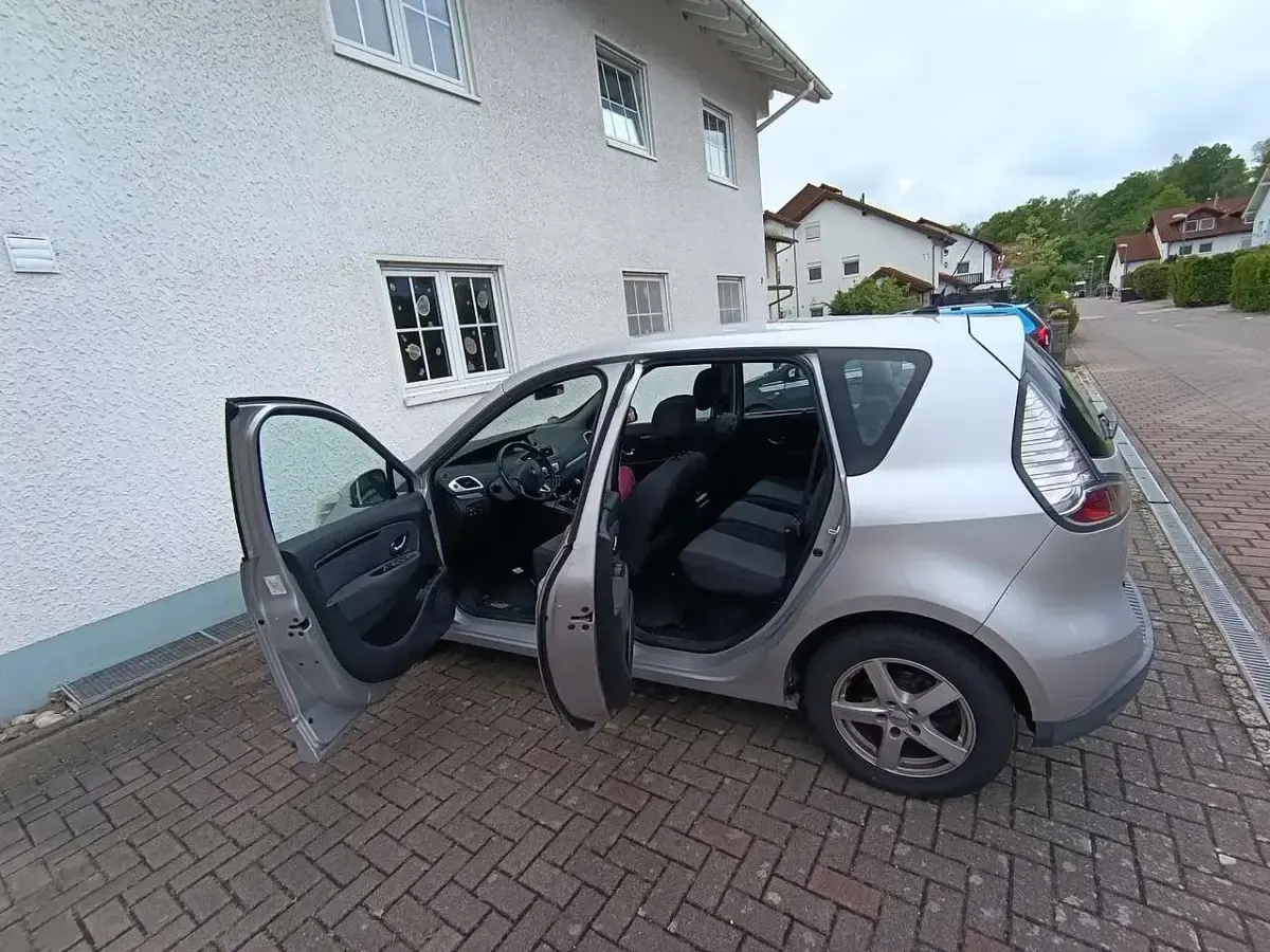 Gebraucht Renault Scénic III Dynamique 116 PS (85 kW) 2013 Grau Kombi