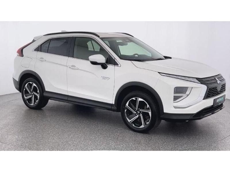 Usado Mitsubishi Eclipse Cross Basis 188 HP (138 kW) 2022 Branco SUV