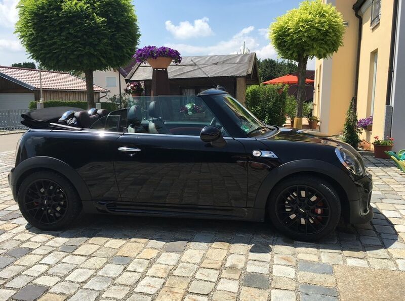 Schwarz Gebraucht 2014 Mini John Cooper Works Kleinwagen | 13.800 € (Etwas zu teuer) - Bild 1/4