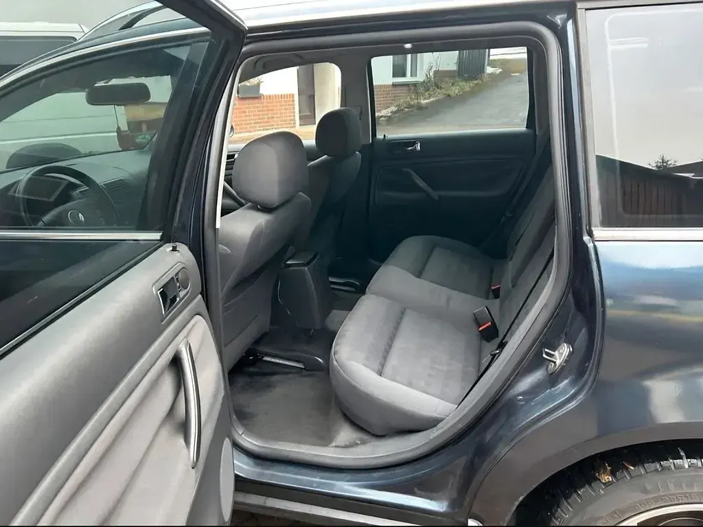 Gebraucht VW Passat Highline 163 PS (119 kW) 2004 Blau Kombi