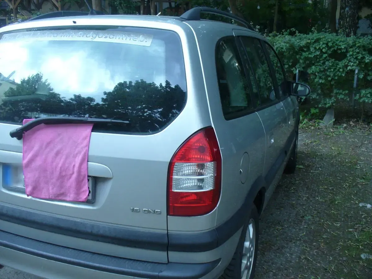 Gebraucht Opel Zafira 97 PS (71 kW) 2005 Silber Van / Kleinbus