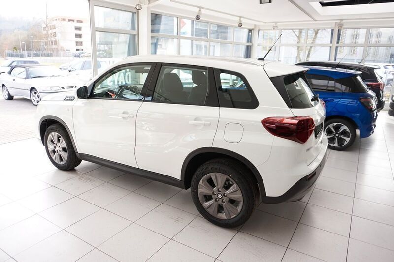 Neu Suzuki Vitara Club 129 PS (94 kW) 2025 Weiß SUV