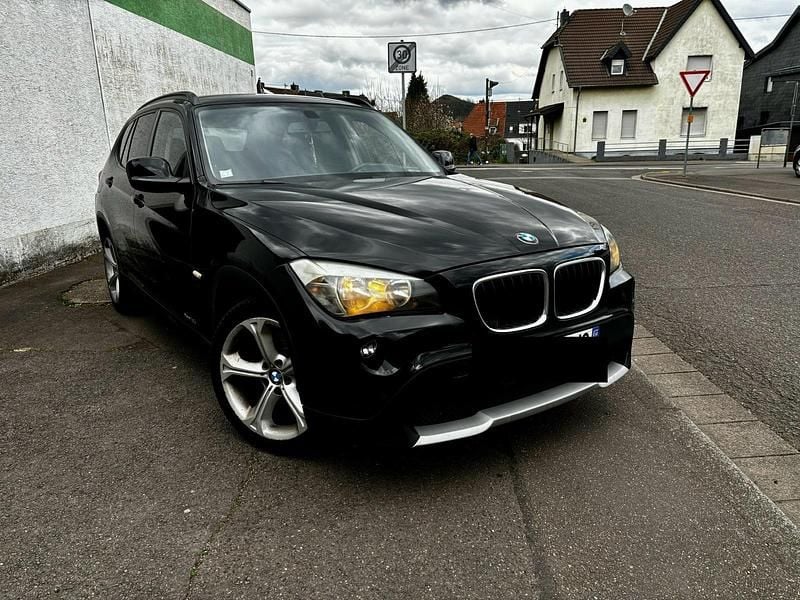 Schwarz Gebraucht 2010 BMW X1 SUV | 5.000 € (Guter Preis) - Bild 1/4