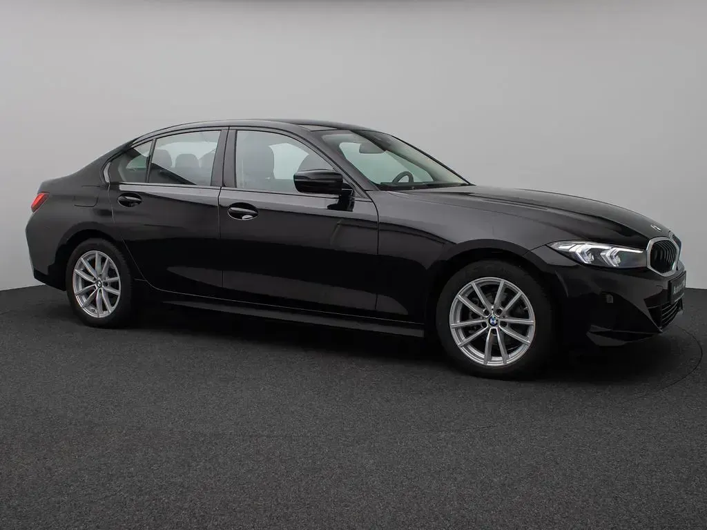 Gebraucht BMW 318 Shadowline 156 PS (114 kW) 2024 Schwarz 2668schwarz Limousine