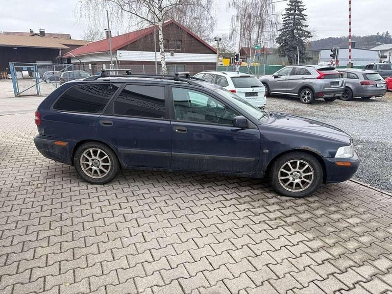 Gebraucht Volvo V40 102 PS (75 kW) 2002 Blau Kombi