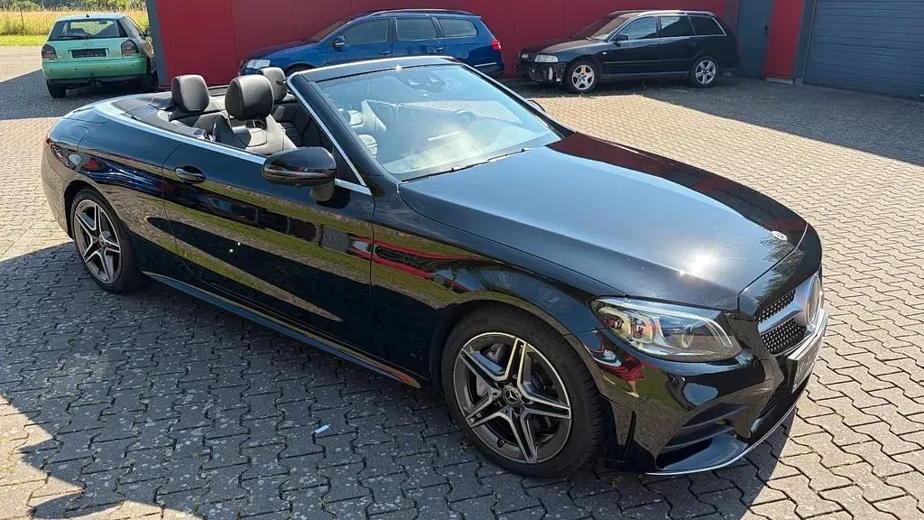Gebraucht Mercedes C300 AMG line 245 PS (180 kW) 2023 Schwarz Cabrio