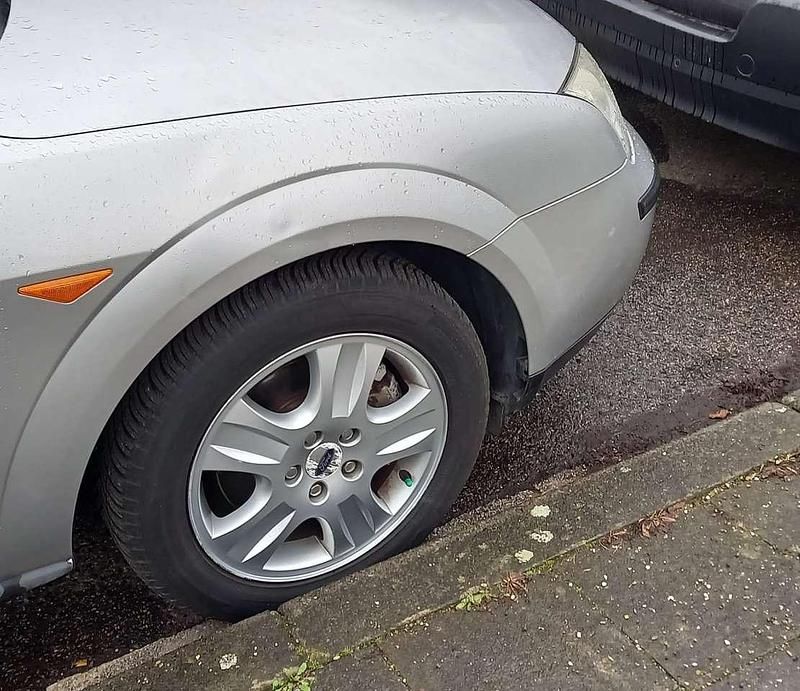 Gebraucht Ford Mondeo 125 PS (91 kW) 2002 Silber Kombi