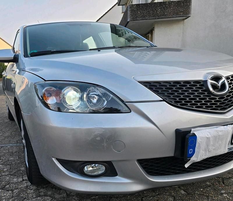 Grau Gebraucht 2004 Mazda 3 Kombi | 2.800 € (Fairer Preis) - Bild 1/4