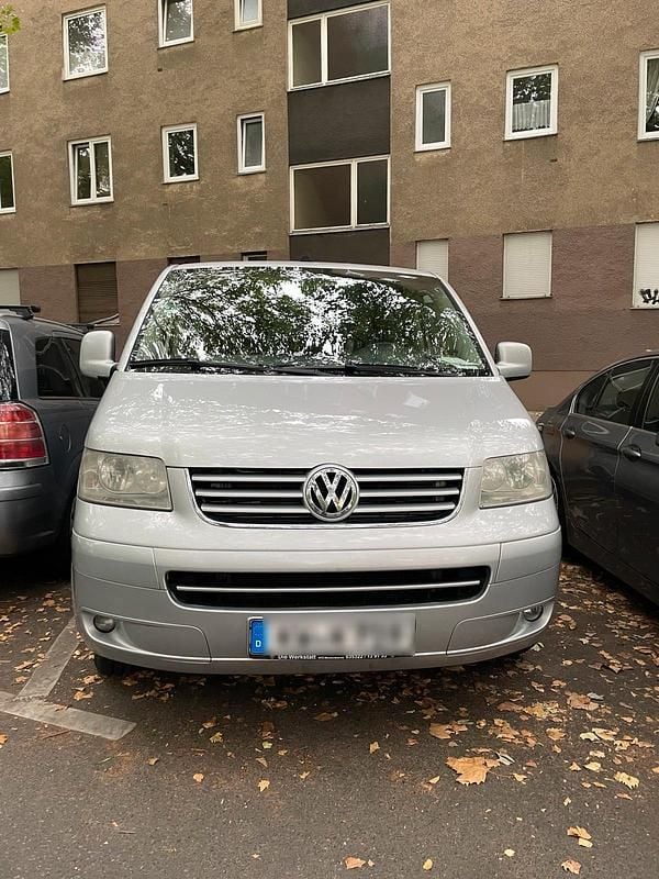 Silber Gebraucht 2005 VW Caravelle Van / Kleinbus | 7.999 € - Bild 1/4