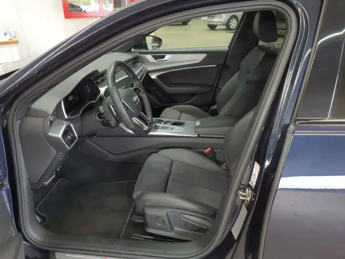 Gebraucht Audi A6 Sport 266 PS (195 kW) 2022 Firmamentblau metallic Kombi