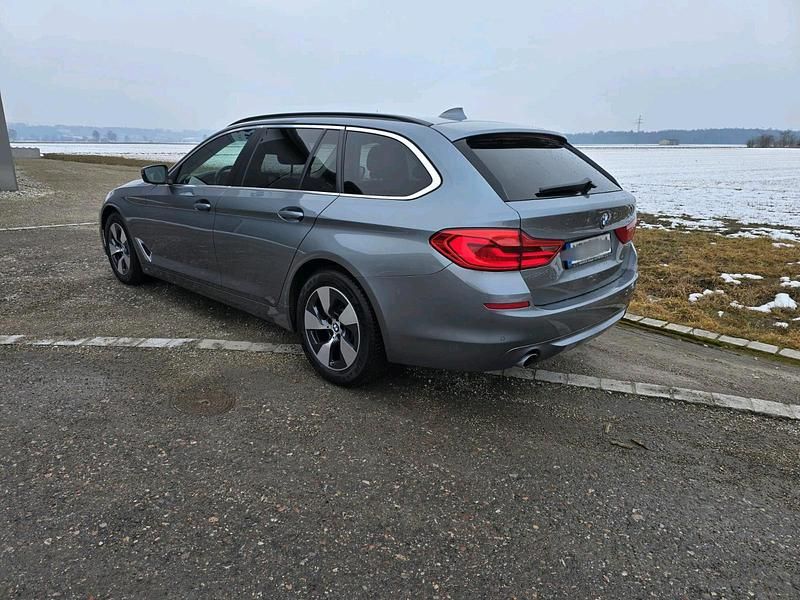 Gebraucht BMW 520 190 PS (139 kW) 2017 Grau Kombi