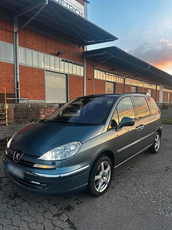 Grau Gebraucht 2011 Peugeot 807 Van / Kleinbus | 3.750 € - Bild 1/4