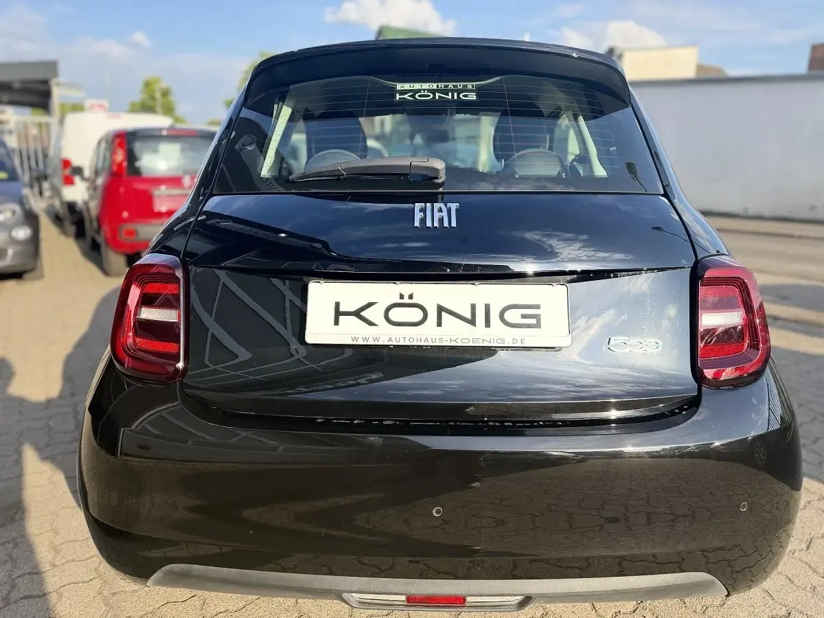 Gebraucht Fiat 500e Icon 86 kW (118 PS) 2022 Schwarz Kleinwagen