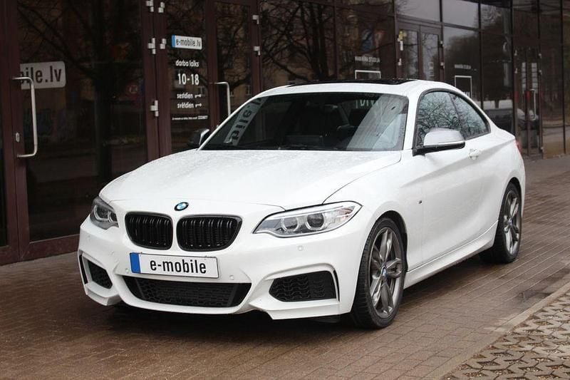 Gebraucht BMW M235 Performance 326 PS (239 kW) 2014 Weiß Coupé