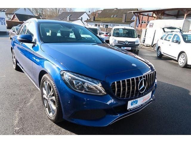 Gebraucht Mercedes C250 211 PS (155 kW) 2017 Blau Kombi