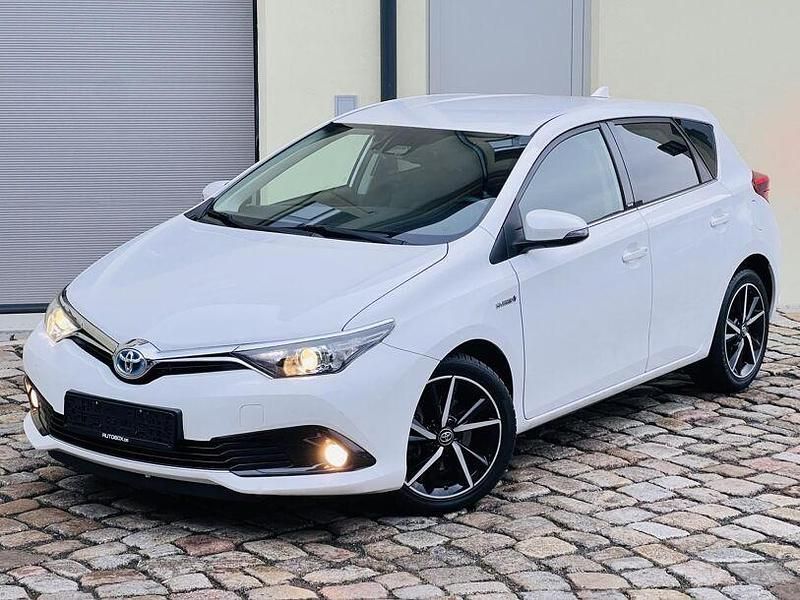 Gebraucht Toyota Auris Hybrid Edition-S 136 PS (100 kW) 2017 Super white Limousine