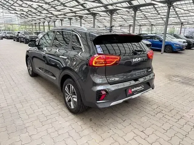 Gebraucht Kia Niro 141 PS (103 kW) 2022 Grau SUV