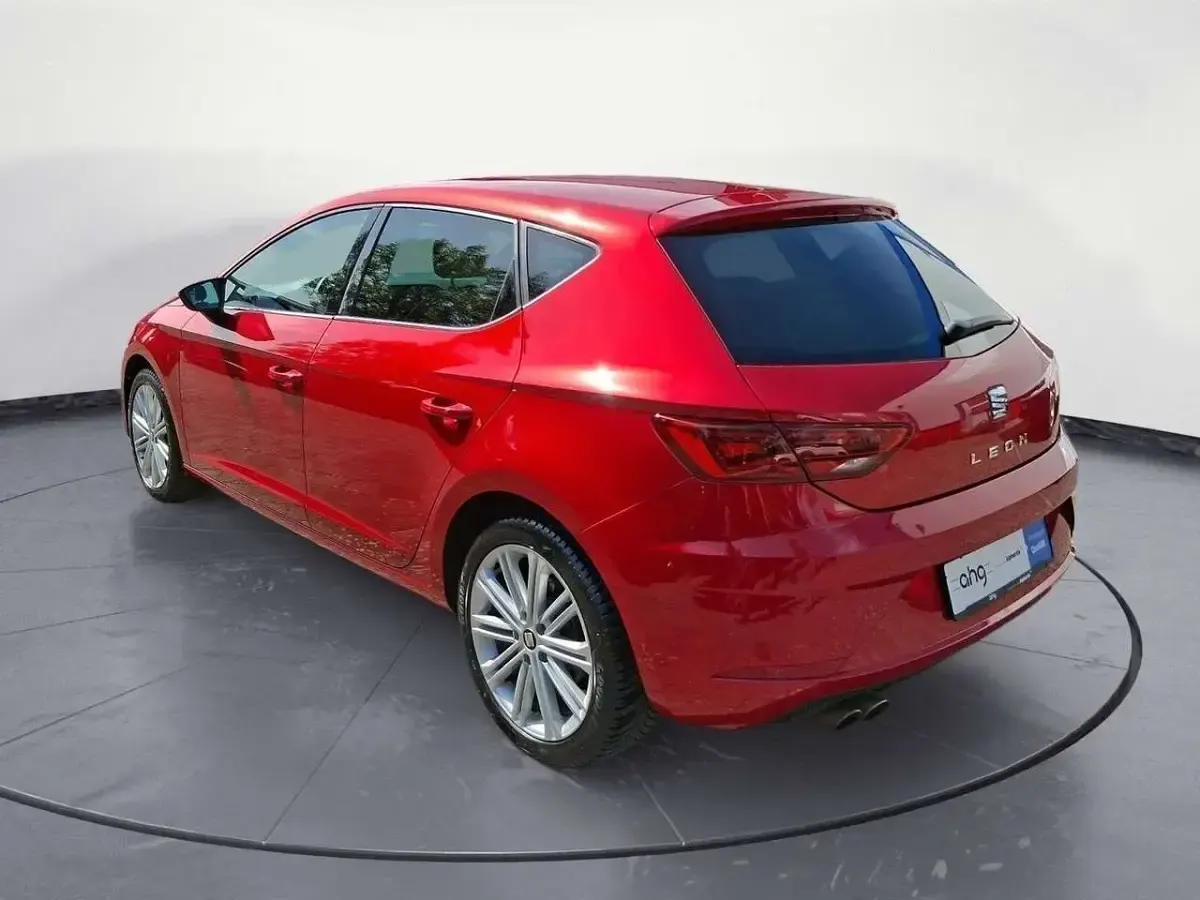 Gebraucht Seat Leon XCELLENCE 179 PS (131 kW) 2017 Rot Limousine