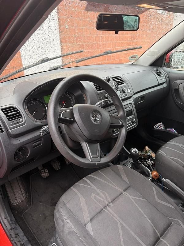 Gebraucht Skoda Fabia 86 PS (63 kW) 2014 Rot Limousine