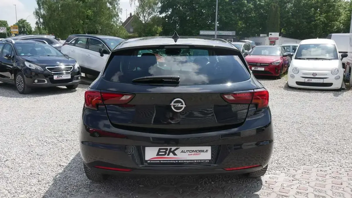 Usata Opel Astra 150 CV (110 kW) 2015 Nero Utilitaria