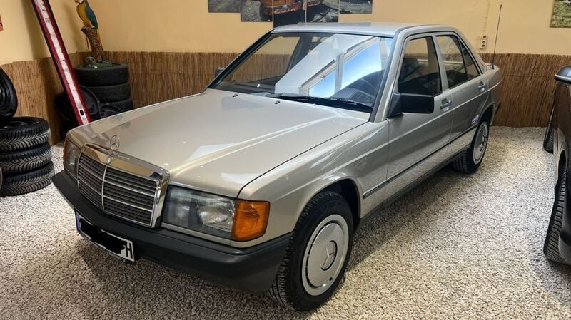 Gebraucht Mercedes 190 102 PS (75 kW) 1987 Silber Limousine