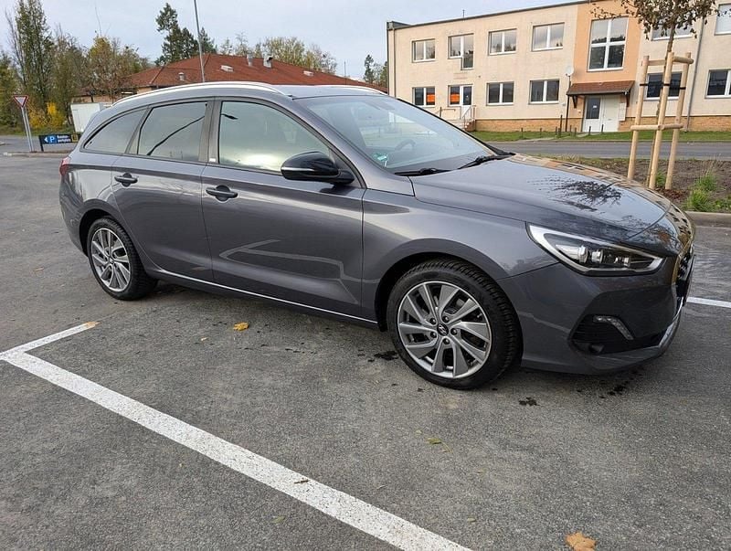 Gebraucht Hyundai i30 Passion Plus 140 PS (102 kW) 2018 Grau Kombi