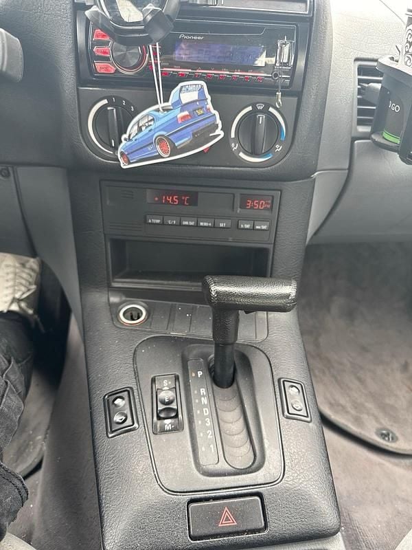 Gebraucht BMW 316 102 PS (75 kW) 1995 Grau Limousine