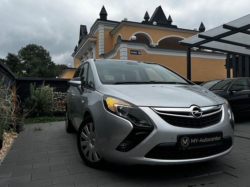 Silber Gebraucht 2016 Opel Zafira Tourer Edition Van / Kleinbus | 7.450 € (Guter Preis) - Bild 1/4
