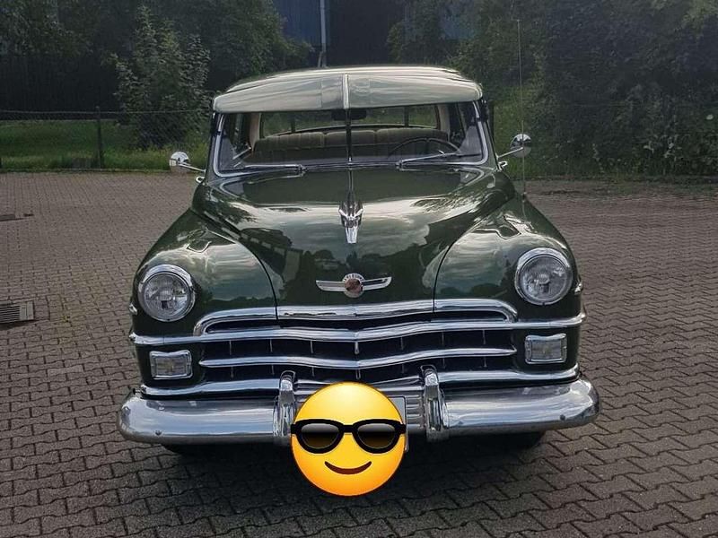 Grün Gebraucht 1950 Chrysler Windsor Limousine | 19.000 € - Bild 1/4