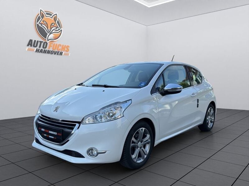 Weiß Gebraucht 2014 Peugeot 208 Allure Kleinwagen | 3.980 € (Fairer Preis) - Bild 1/4