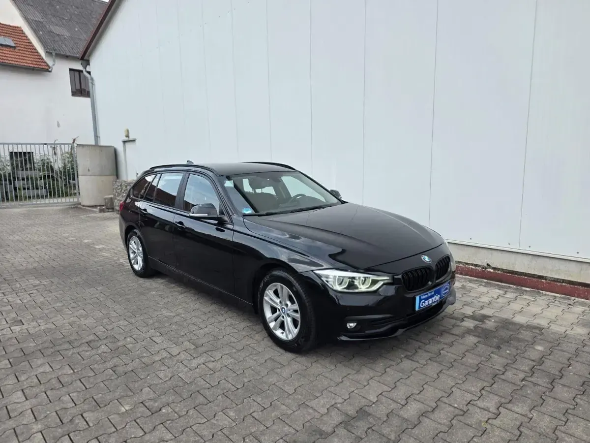 Gebraucht BMW 318 Advantage 150 PS (110 kW) 2018 Schwarz Limousine