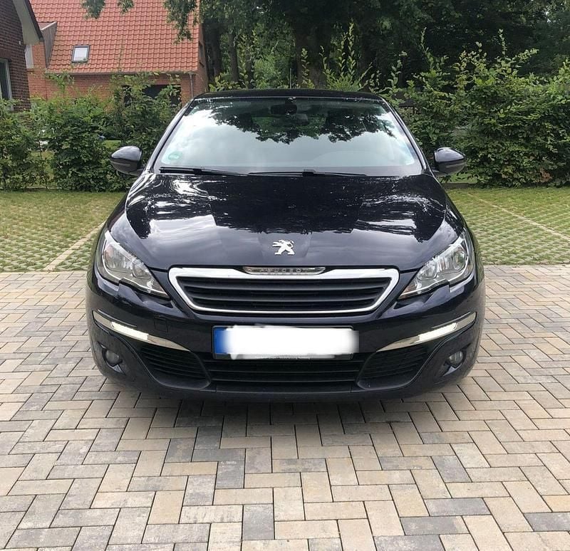 Gebraucht Peugeot 308 Allure 125 PS (91 kW) 2013 Blau Limousine