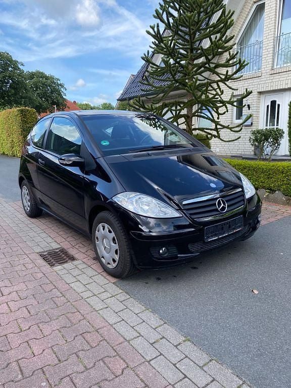Schwarz Gebraucht 2005 Mercedes A150 Elegance Limousine | 5.300 € (Fairer Preis) - Bild 1/4