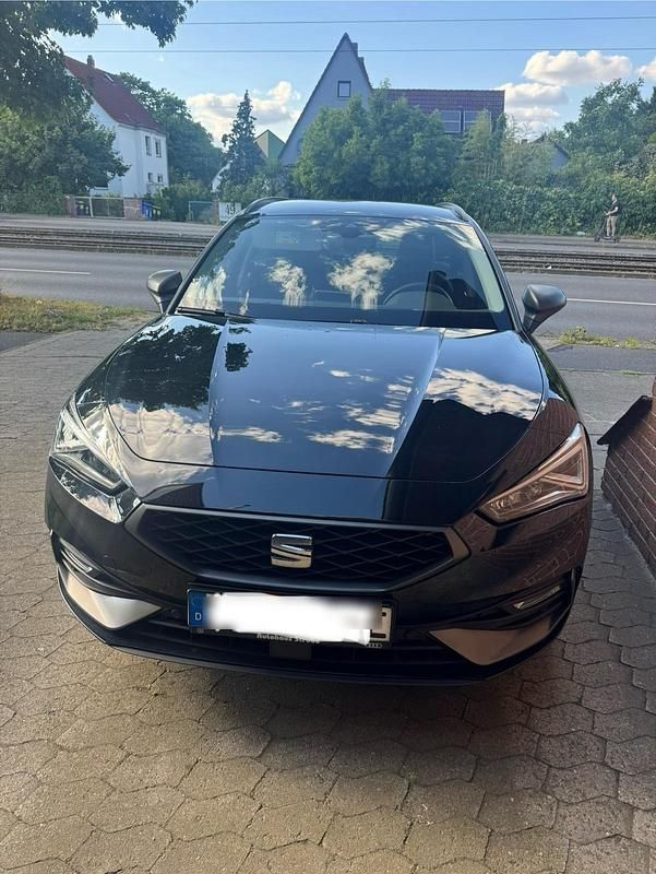 Schwarz Gebraucht 2021 Seat Leon FR Kombi | 19.900 € (Fairer Preis) - Bild 1/4