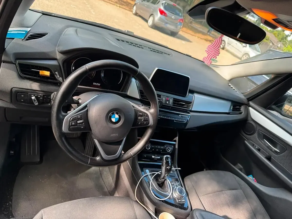 Gebraucht BMW 218 160 PS (117 kW) 2018 Schwarz Kombi