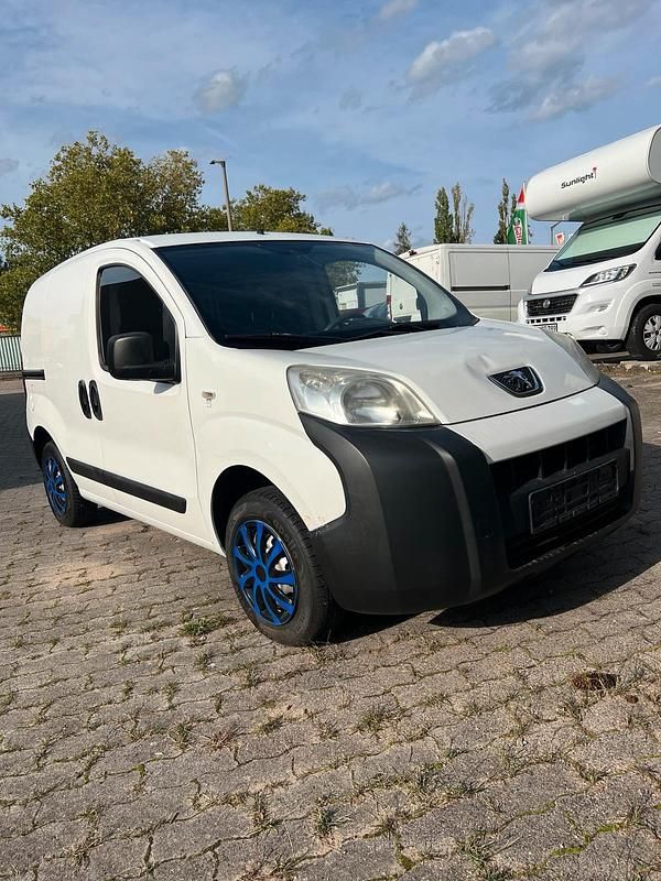Weiß Gebraucht 2009 Peugeot Bipper Van | 3.295 € (Fairer Preis) - Bild 1/4