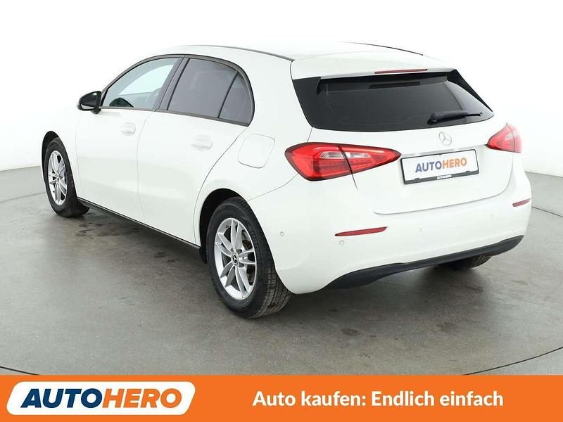 Gebraucht Mercedes A200 163 PS (119 kW) 2018 Weiß Limousine