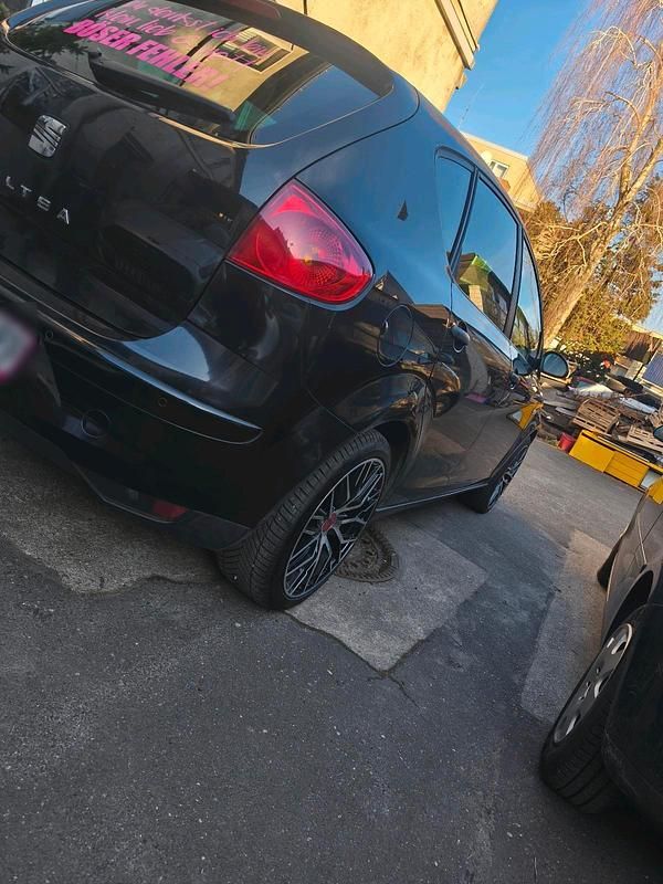 Gebraucht Seat Altea 102 PS (75 kW) 2009 Schwarz Limousine