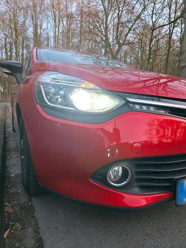 Gebraucht Renault Clio IV 90 PS (66 kW) 2015 Rot Kleinwagen