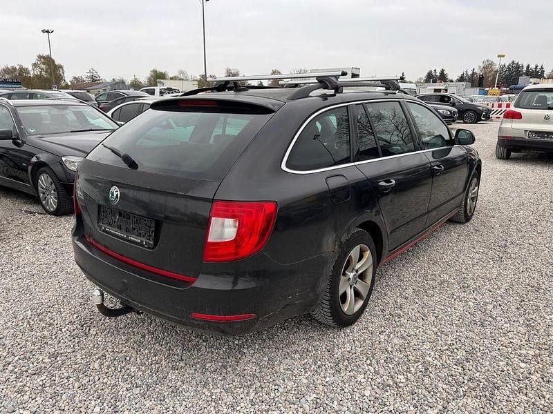 Gebraucht Skoda Superb Ambition 170 PS (125 kW) 2012 Silber Limousine