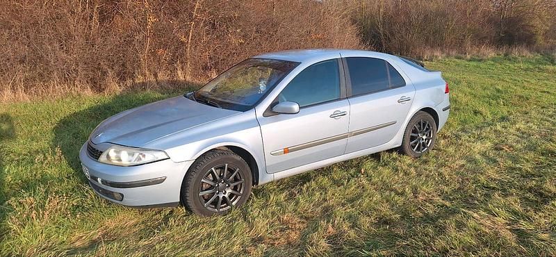 Violet Gebraucht 2003 Renault Laguna II Limousine | 1.300 € (Fairer Preis) - Bild 1/4