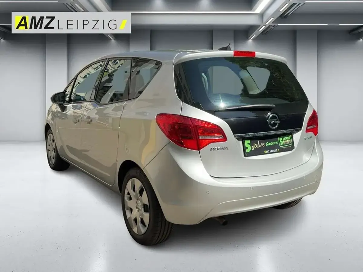 Gebraucht Opel Meriva Edition 101 PS (74 kW) 2010 Starsilber iii m2 Van / Kleinbus