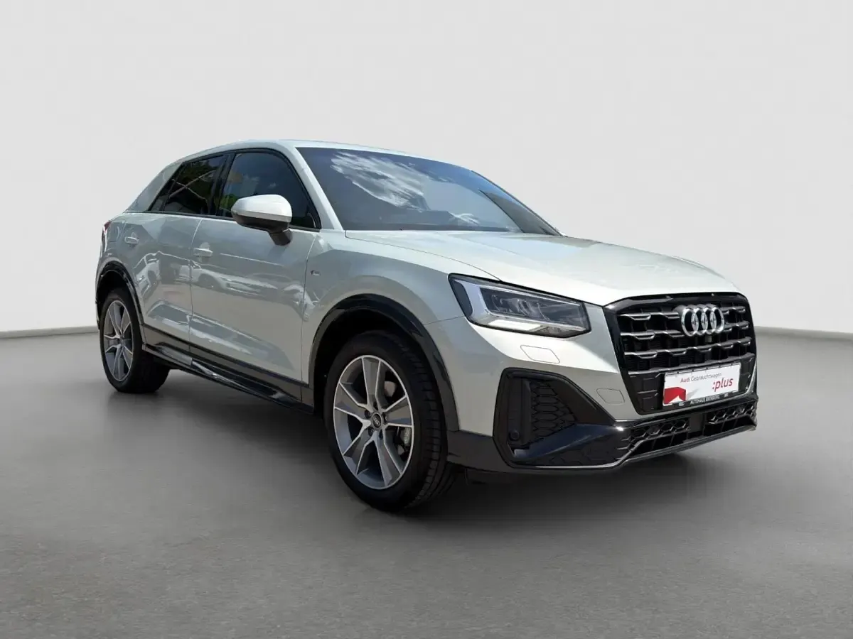 Gebraucht Audi Q2 S-Line 150 PS (110 kW) 2025 Tausilber metallic SUV